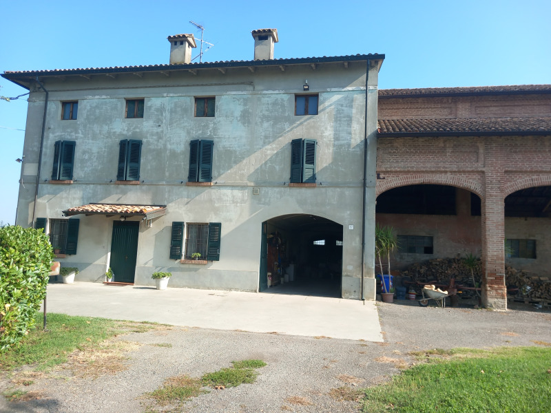 FONTANELLATO - PODERE AGRICOLO CON RESIDENZA ( 65 BIOLCHE ) - FO 433