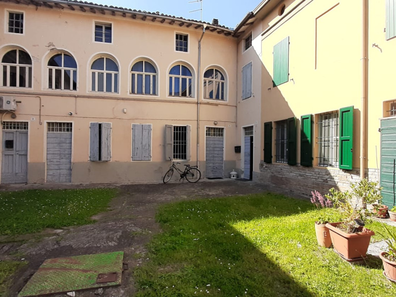 FONTANELLATO - FABBRICATO TRIFAMILIARE IN CENTRO STORICO - FO 377