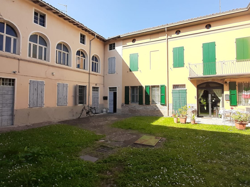 FONTANELLATO - FABBRICATO TRIFAMILIARE IN CENTRO STORICO - FO 377