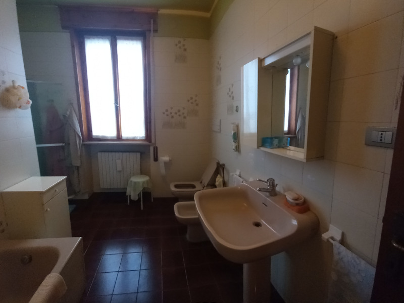 FONTANELLATO - CASA BIFAMILIARE INTERA CON AMPIO GIARDINO - FO 421