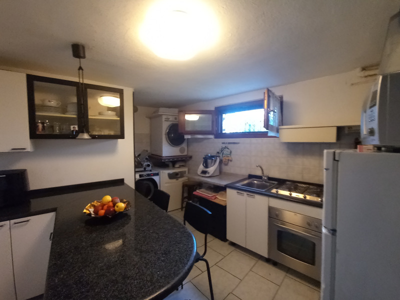 FONTANELLATO - CASA INDIPENDENTE SU 3 LATI CON AMPIO GIARDINO - FO 422