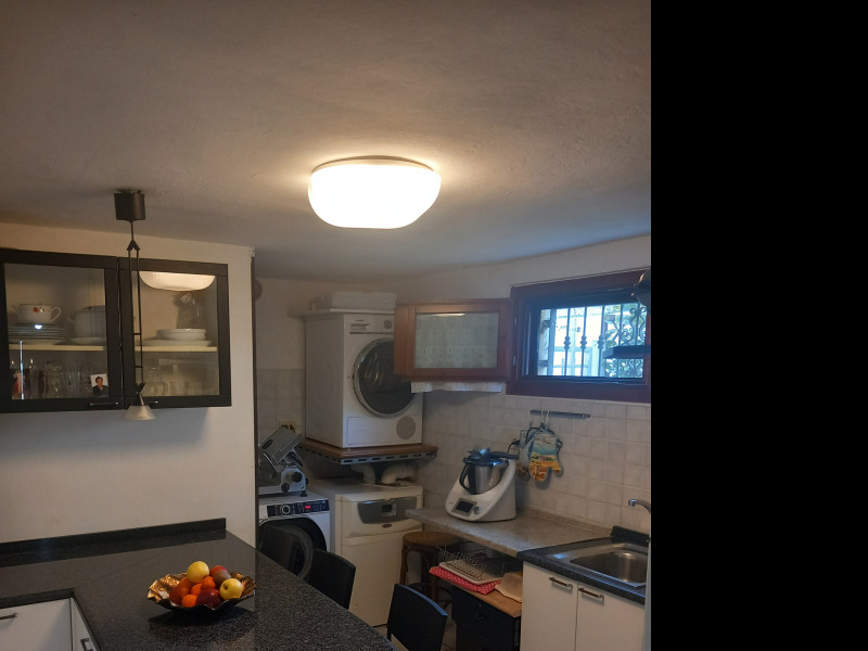 FONTANELLATO - CASA INDIPENDENTE SU 3 LATI CON AMPIO GIARDINO - FO 422