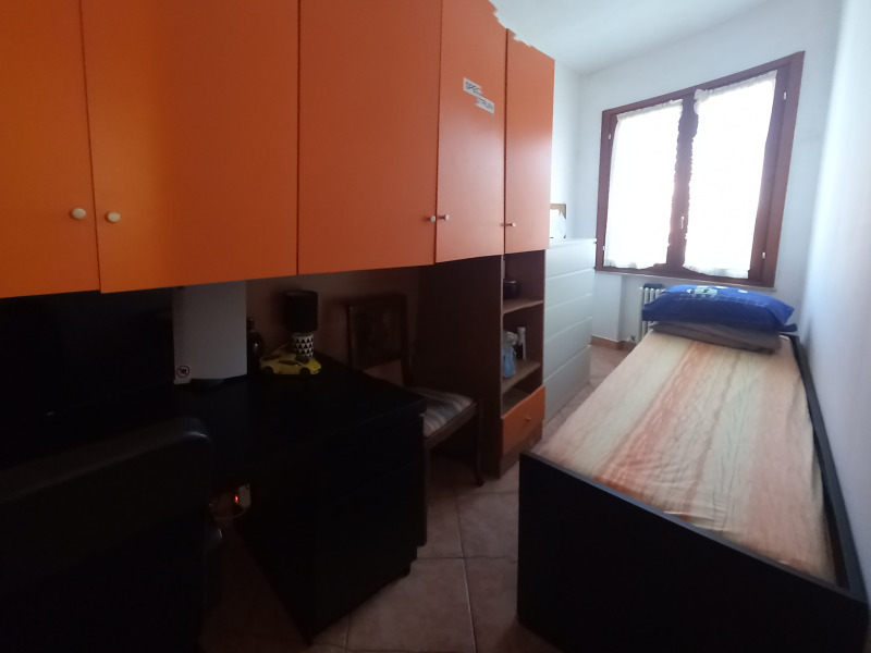 FONTANELLATO - CASA INDIPENDENTE SU 3 LATI CON AMPIO GIARDINO - FO 422