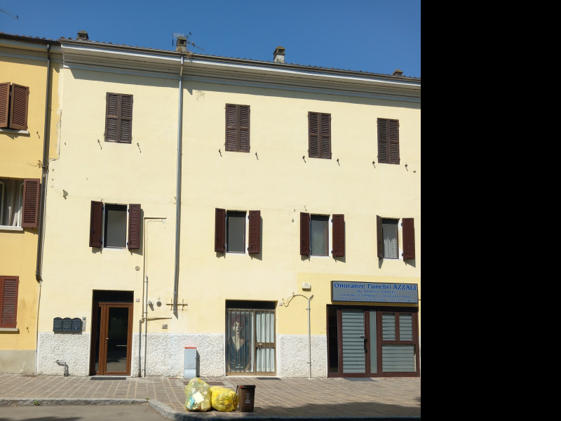 FONTEVIVO - APPARTAMENTO 200 MQ IN PIAZZA - FO 424