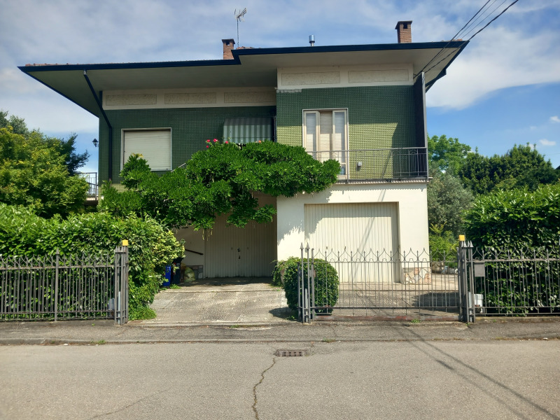 FONTANELLATO -  VILLA BIFAMILIARE CON GIARDINO  FRONTE SANTUARIO - FO 427